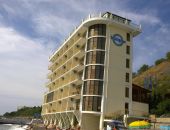 В Крыму передумали сносить отель на пляже в Алуште, признанный самостроем