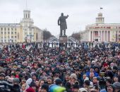 Сотни жителей Кемерова собрались у здания областной администрации и требуют правды