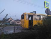 В столице Крыма троллейбус врезался в автобус, девять человек травмированы (фото)
