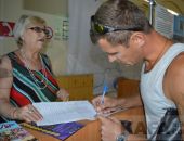 В Феодосии собирают подписи против перевалки цемента