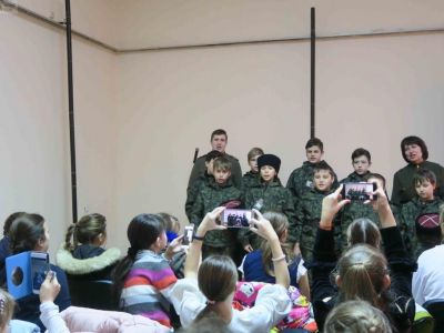 � ����� ���������� ������ �������� �����������, ������������ � 100-����� �������� ������� (�����)