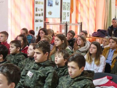 � ����� ���������� ������ �������� �����������, ������������ � 100-����� �������� ������� (�����)