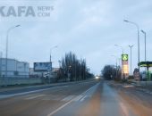 Фонари в Феодосии установили, освещения все еще нет