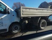 ДТП в Крыму: в Симферополе столкнулись грузовой автомобиль и микроавтобус (фото)