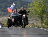 Глава Крыма объяснил поездку на мотоцикле с Путиным без шлемов