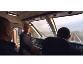 Путин проехал на электричке из Керчи в Тамань по Крымскому мосту (фото) (видео)