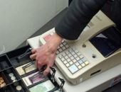 В Крыму парень стащил из магазина кассовый аппарат