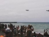 На пляже в Крыму над курортниками пронеслись военные истребители
