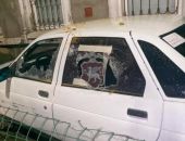 Два жителя Евпатории закидали чужой автомобиль камнями