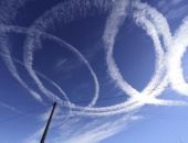 Откуда берутся загадочные круги в небе над Крымом: от военных самолетов