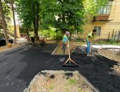 Дворы в Ялте обещают благоустроить к концу лета 