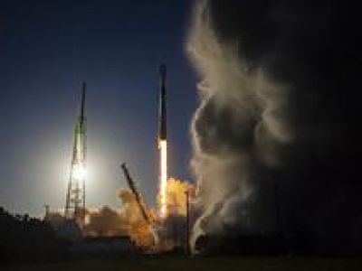 SpaceX ���������� ��� ������ �����������