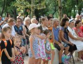 В Комсомольском парке открыли летнюю сцену и провели концерт
