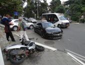 В Ялте иномарка сбила двух подростков на мопедах, есть пострадавшие