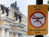 Дрон упал на Дворцовой площади Петербурга