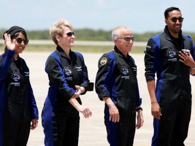 SpaceX ��������� � ��� ������� � ���������