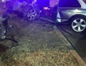В Севастополе машина врезалась в дерево из-за пешехода в наушниках