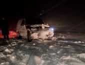  МЧС Крыма вызволило из снежного плена Chevrolet с двумя людьми