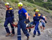 Первомайские травмы: в Алуште мужчина упал со склона на камни