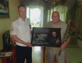 Сотрудники полиции поздравили с Днем Победы ветеранов