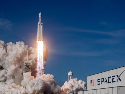 SpaceX ��������� ������ � ������� ������� ������������ ����������