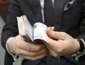 В Крыму сократят число чиновников на 15%, - остальным повысят зарплату