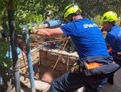 В Евпатории мужчину достали из восьмиметрового колодца 