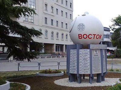 � �������� ��������� �������� 65-����� ��� ������������