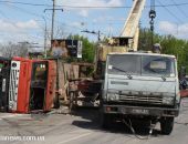 В Симферополе перевернулся КамАЗ