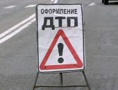В Крыму женщина без прав на "пятерке" врезалась в киоск на автостоянке