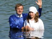 Завтра в водных источниках Крыма пройдет массовое крещение