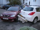 В Крыму дама на "Ниссане" сбила мужчину, который помогал ей выехать с парковки