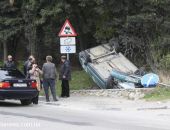 В Крыму "Жигули" наехали на бордюр и перевернулись