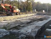 В Симферополе в сквере Тренева разрушили фонтан