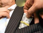 В Крыму за взятку в 2 тысячи долларов взяли начальника УБОП
