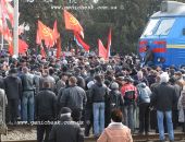 У въезда в Крым жители перекрыли движение поездов