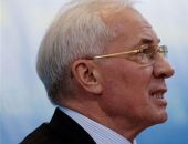 Азаров пообещал бюджетникам прибавку к зарплате