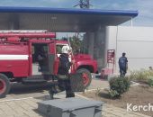 В Керчи из-за горящей травы чуть не сгорела АЗС