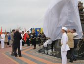 В Керчи открыли памятник десантникам
