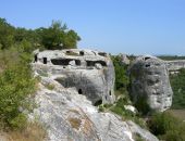 В Бахчисарае с 7-метровой скалы упал нетрезвый крымчанин