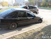 В Керчи авто провалилось в люк