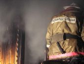 МЧС-ники наконец потушили пожар в 12-квартирном доме в Ровеньках:видео