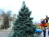 В Евпатории уже наряжают городскую елку