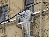 В Одессе сосулька пробила голову прохожему: мужчина в тяжелом состоянии