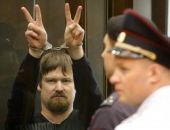 Российских оппозиционеров приговорили к 4,5 годам, зрителей удалили за критику судьи