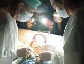 В Киргизии провели операцию на сердце при свете мобильных телефонов
